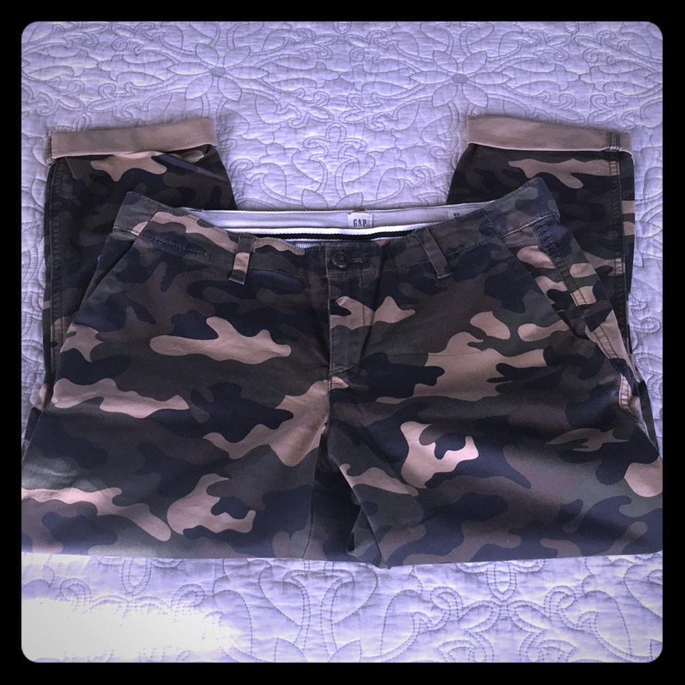 Gap camo chinos size 4